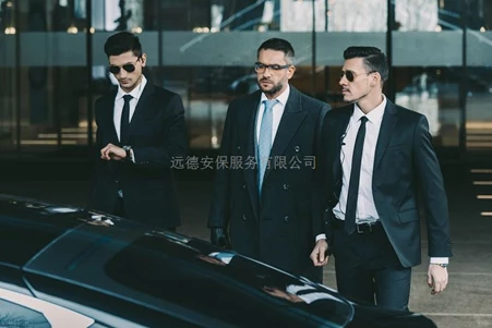 武汉女孩求助远德保镖公司,称自己被亲生父亲控制